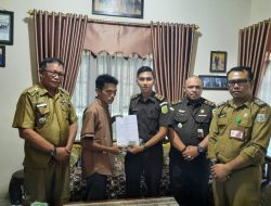 Kasi PB3R serahkan kembali 1 (satu) bilah pisau dan uang Tunai sejumlah Rp. 200.000 (Dua Ratus Ribu Rupiah) milik Korban.