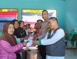 Bhabinkamtibmas Monitoring Penyaluran BLT Dana Desa Di Jukuh Kemuning