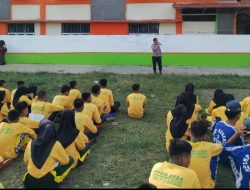 Polsek Baradatu Polres Way Kanan Polda Lampung gelar police goes to school saat MPLS di SMK YP 17 di Baradatu. Minggu (14/07).