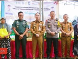 Bupati Way kanan H,Raden Adipati Surya, SH, MM membuka kegiatan pangan murah di kampung Bandar Agung, kecamatan Banjit, kabupaten way kanan, Senin (29/7/2024)