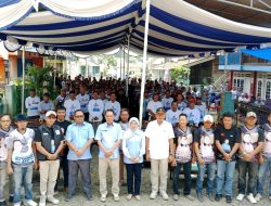 Ali Rahman Calon Bupati Way kanan mengukuhkan Ratusan orang yang tergabung dalam team pemenangan Laba-laba di kecamatan kasui di dampingi Bakal Calon Wakil Bupati nya Ayu Assalasiyah.