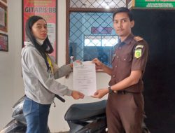 Kejari Way Kanan Kembalikan Barang 1 (satu) Unit Sepeda Motor Honda Beat warna Hitam kepada Korban