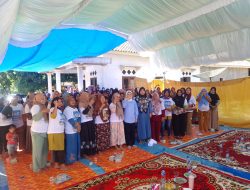 Dikawal 5 Anggota DPRD Way Kanan dan Ketua Tim, Ayu Asalasiyah Kukuhkan Tim Amanah Emak-emak di Kecamatan Way Tuba