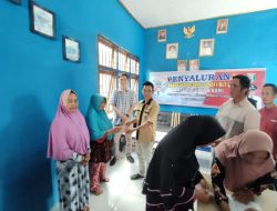 Ramadhan Berkah, Kepala Kampung Gunung Sari Salurkan BLT DD