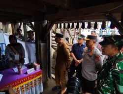 Kapolda Lampung bersama Gubernur Lampung dan Danrem 043/Gatam, meninjau  langsung beberapa TPS yang melaksanakan PSU.