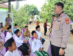 ari Bhayangkara Ke 79, Polres Way Kanan Bakti Kesehatan Khitanan Gratis di Banjit