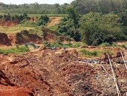 Penambang Emas terbesar way kanan, Ti tanpa izin di duga sudah tidak mengenan Hukum, atau ada apa