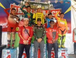 Haboh! Puluhan Pembalap Berlaga di Event Moto Cross Grastrack Sircuit Abenk Bukit Superli Baradatu