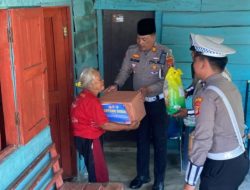 Wujudkan Kepedulian Sosial, Satlantas Polres Way Kanan Gelar Aksi Jumat Berkah