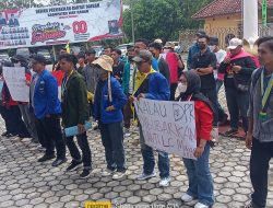 Mahasiswa Aksi Damai di DPRD Way Kanan