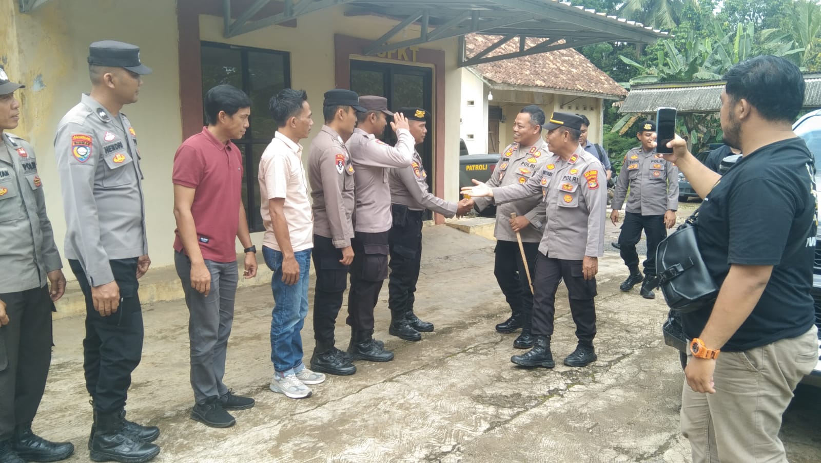 Kapolres Way Kanan Kunjungi Polsek Kasui” Disambut Hangat Kapolsek Nur Syamsi beserta Jajaran