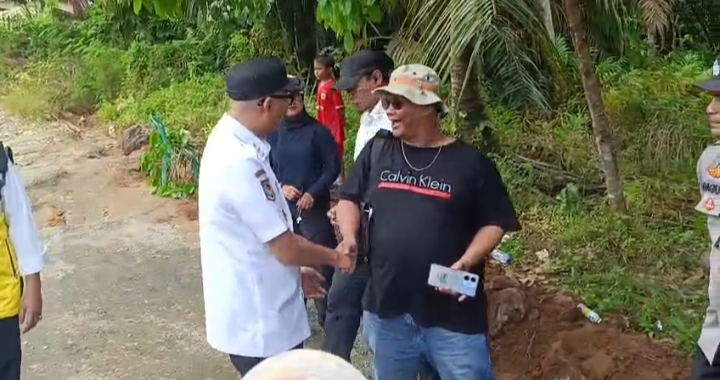 Gubernur Lampung Groundbreaking Jalan Kasui – Air Ringkih, Warga Berharap Pengerjaan Profesional