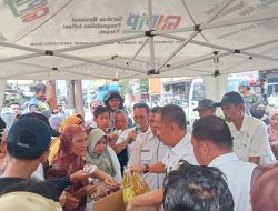 Operasi Pasar Murah Minyakita Hari Kedua di SP2KP Pasar Pagi Baradatu Disambut Antusias Masyarakat